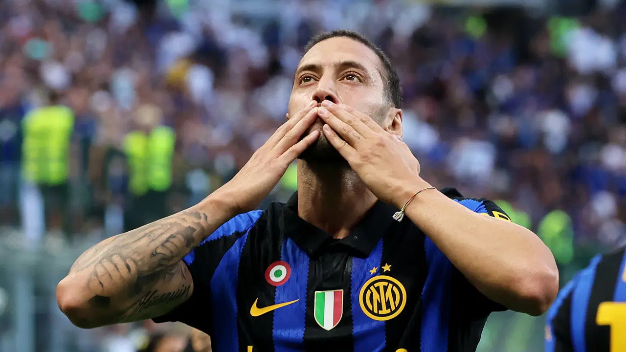 Hakan Çalhanoğlu'nun Goliyle Inter Farklı Galip Geldi