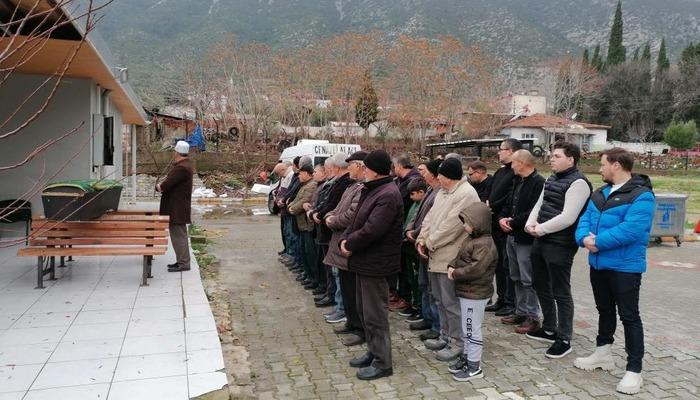 Manisa’da kan donduran cinayet! Yaşlı kadın boğazı kesilerek öldürülmüş bulundu! Komşusu gözaltında