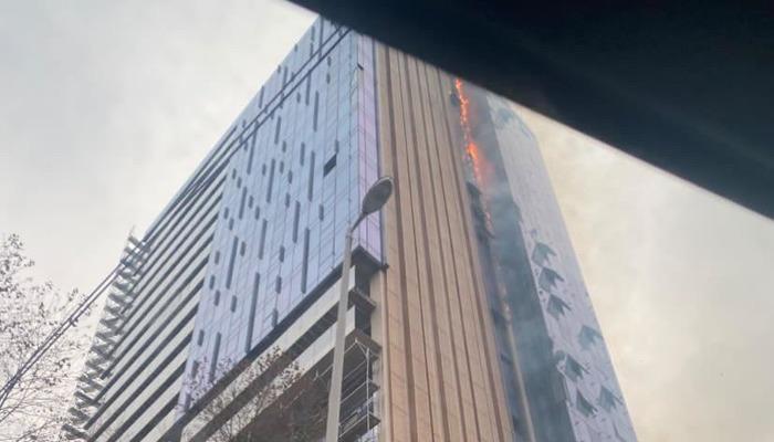 SON DAKİKA | Sarıyer'deki otel inşaatında yangın! Dumanlar yükseliyor