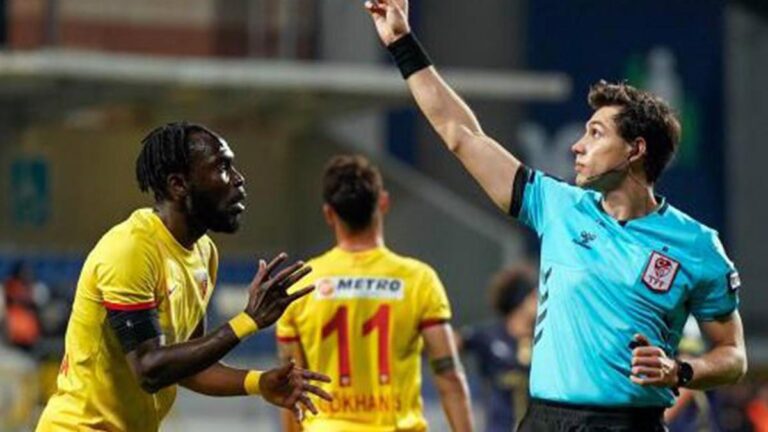 Kayserispor, 14 haftalık dilimde 4. kırmızı kartını gördü!