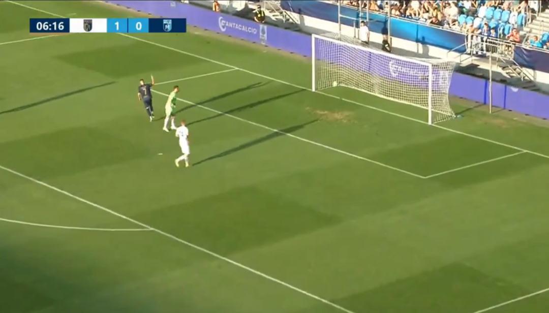 Yardım gözünde Jubile Mertens toplantısında Trabzonspor'un eski Star Marek Hamsik'i pasajı süpürdü .. 5