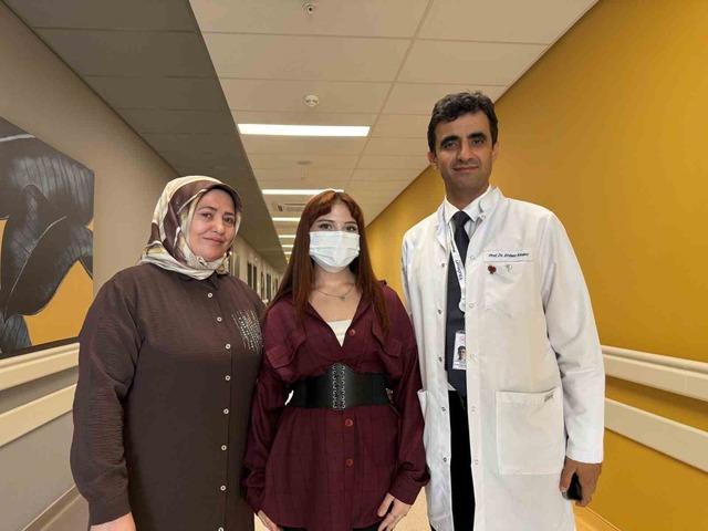 Ağrı kesici aldığı sırada başına gelenlere inanamadı! Organından oldu: